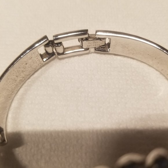 Dazzling mid-century signed Trifari bracelet - Picture 6 of 13